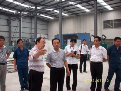 2012.7.12日李國忠教授到我公司參觀考察、指導(dǎo)工作