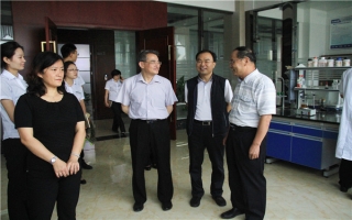 廢棄物資源化國(guó)家工程研究中心、昆明理工大學(xué)孫可偉教授,棄物資源化國(guó)家工程研究中心常務(wù)副主任、昆明理工大學(xué)教授李如燕博士蒞臨指導(dǎo)