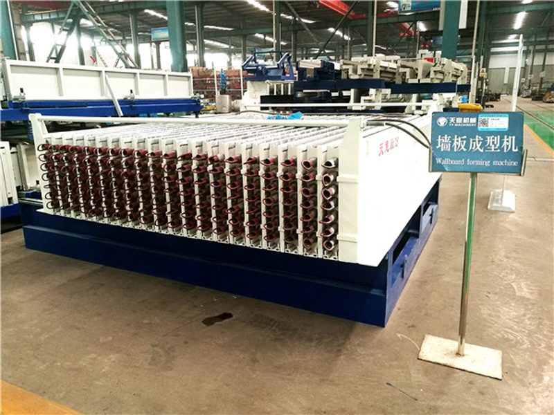 全自動(dòng)墻板機(jī)產(chǎn)量高，一機(jī)多用