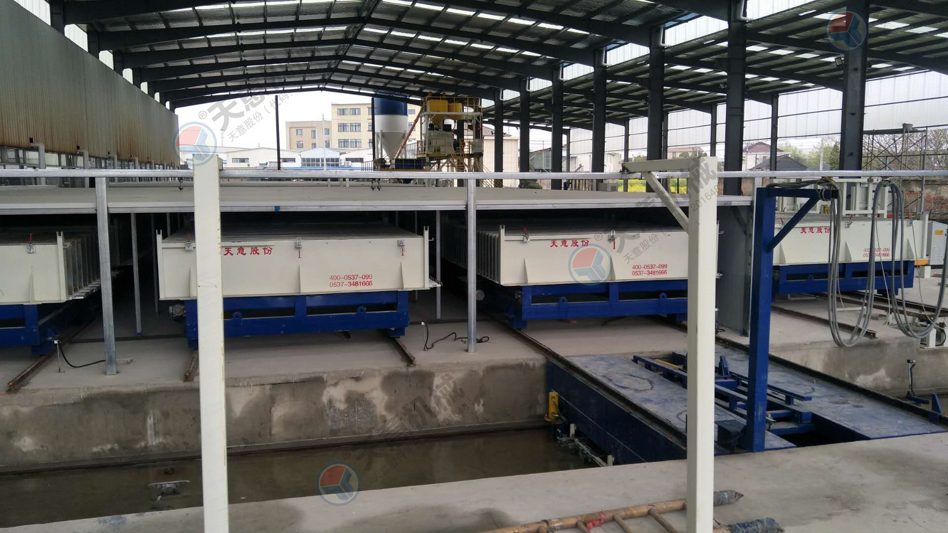 相對于傳統(tǒng)墻板機(jī)設(shè)備，新型墻板機(jī)有點(diǎn)更多